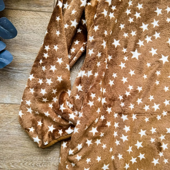 NWT’s Umgee pullover - Picture 2 of 2